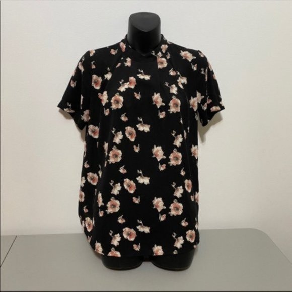 🎉4 for $20 🎉 Urban Outfitters Sienna Sky Floral Loose Fit Top size small - Picture 3 of 7